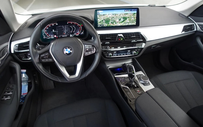 BMW Seria 5 cena 157500 przebieg: 94000, rok produkcji 2021 z Katowice małe 704
